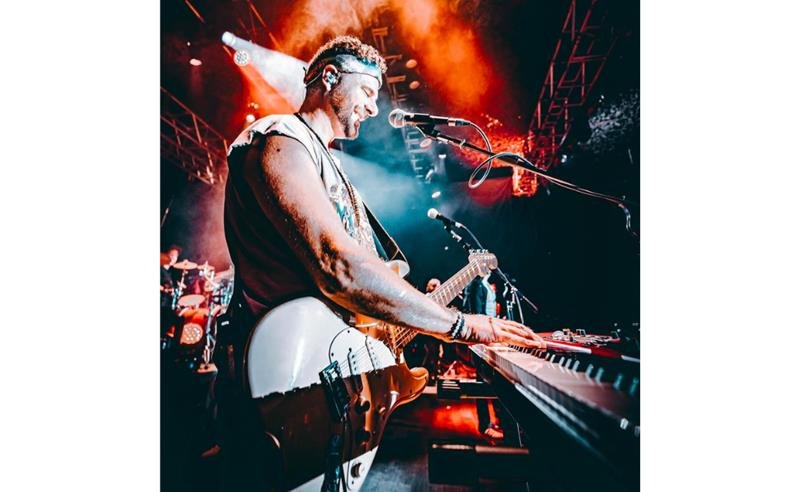 Mark Pelli apresenta ‘Gotta Let Her Go’ e aposta em narrativa inusitada sobre os desafios dos relacionamentos